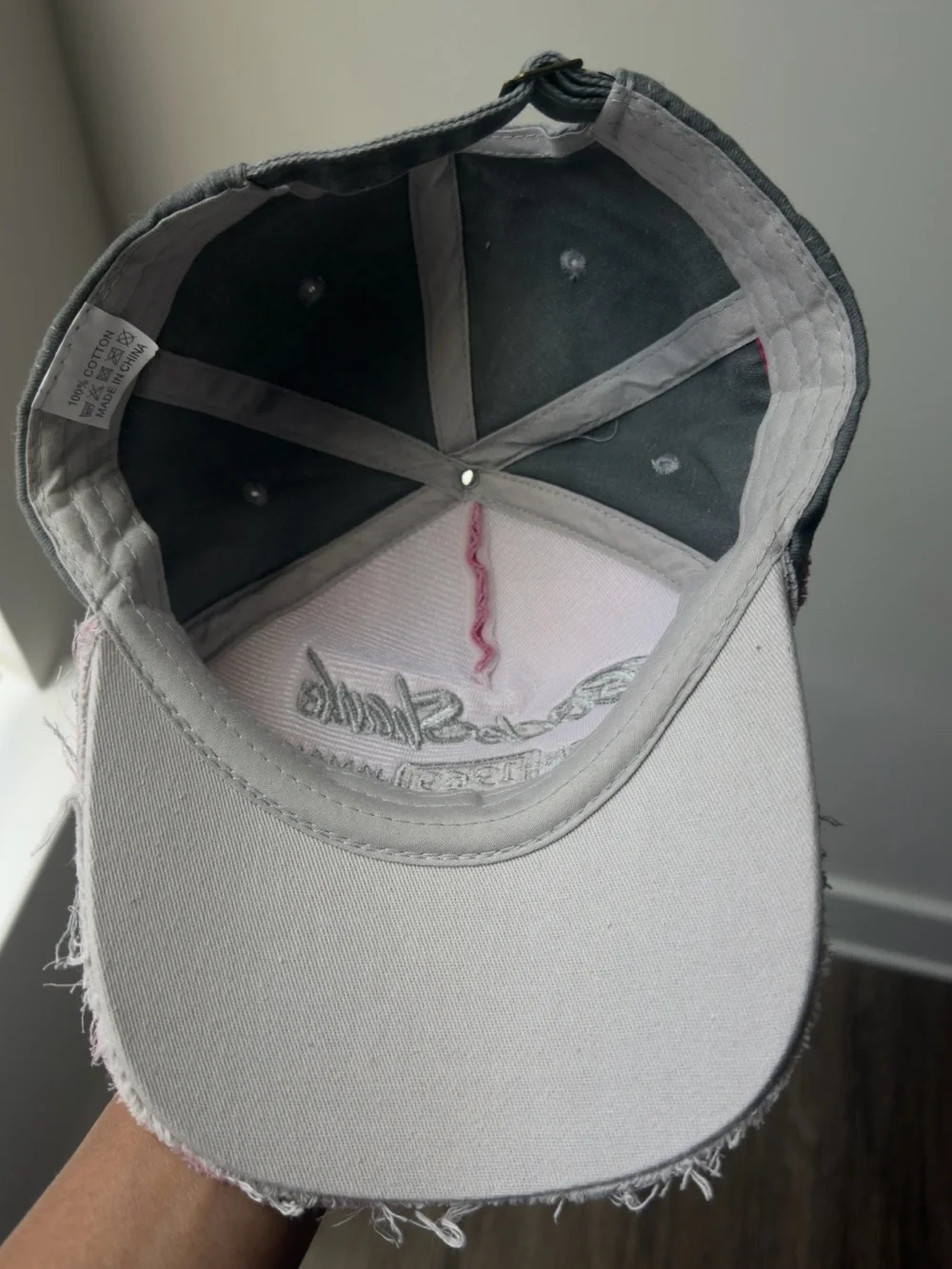 Distressed washed baseball fitted hat - Picture 4 of 5